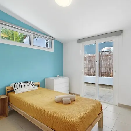 Child-friendly, 3-bedroom With Garden Near The Aqualand Costa Adeje
