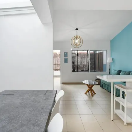 Διαμέρισμα Child-friendly, 3-bedroom With Garden Near The Aqualand