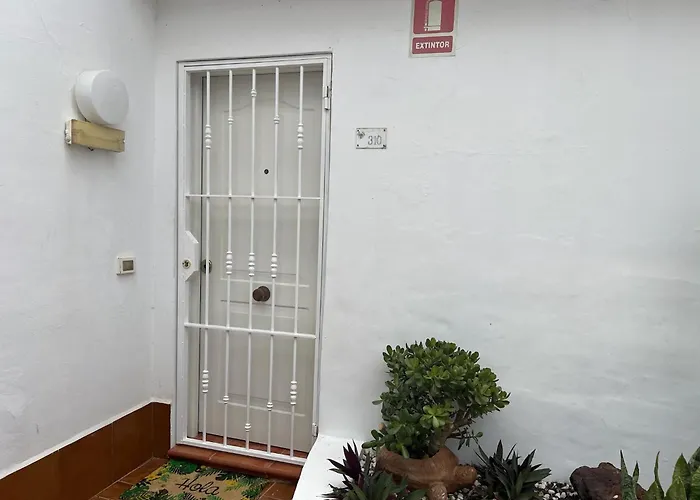 Апартаменти Child-friendly, 3-bedroom With Garden Near The Aqualand